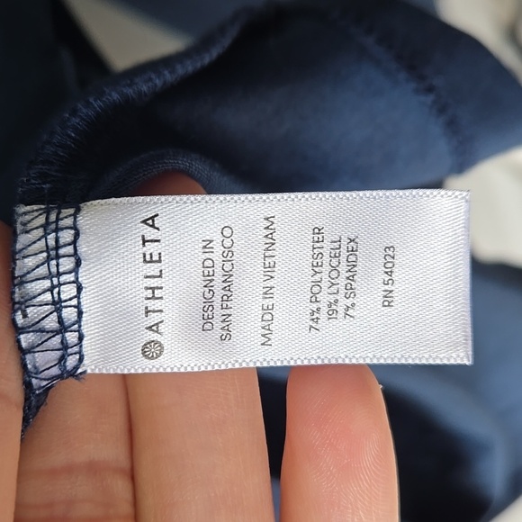 Athleta Essence Twist Long Sleeve Athletic Top - Picture 5 of 6